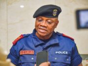 Lubumbashi : Le Général Kilimbalimba barre la route aux Abus de la Police et de l’Armée