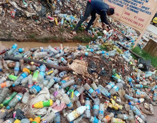 Lubumbashi : l’avenue de l’Église coin Biayi toujours ensevelie sous les ordures, malgré la promesse d’assainissement