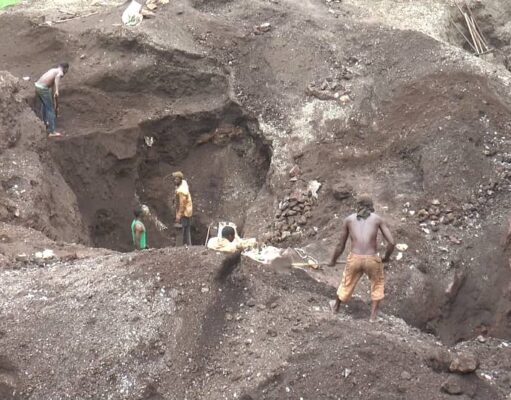 Artisanat minier en RDC : promesses en suspens, quel avenir pour les creuseurs ?